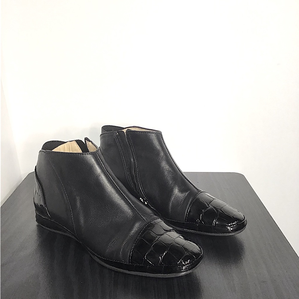 Amalfi Black Ankle Boots Sz 7n